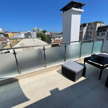 Cozy 7 Minutes From The Sea With A Large Terrace Apartment Varna