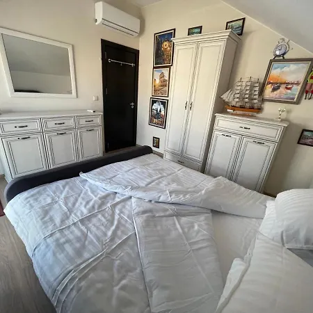 Apartment Cozy 7 Minutes From The Sea With A Large Terrace *