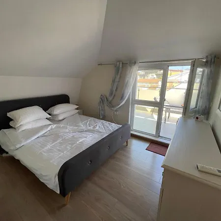 Cozy 7 Minutes From The Sea With A Large Terrace Apartment