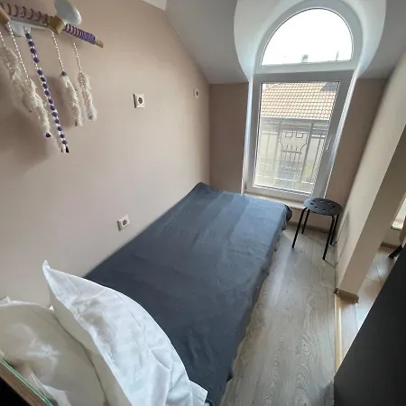 Apartment Cozy 7 Minutes From The Sea With A Large Terrace