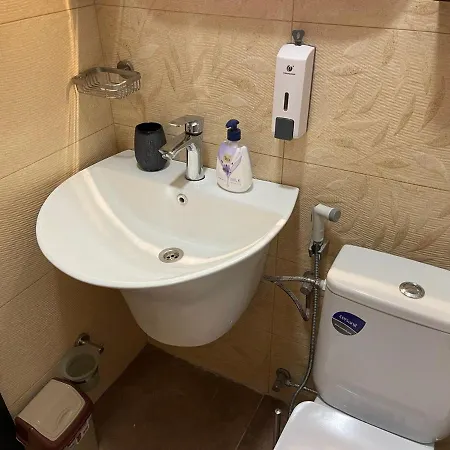 Apartment Cozy 7 Minutes From The Sea With A Large Terrace